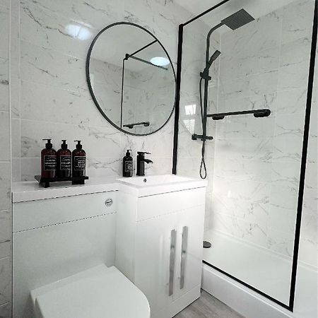 Stunning Apartment In Beckton With Private Entrance London Luaran gambar